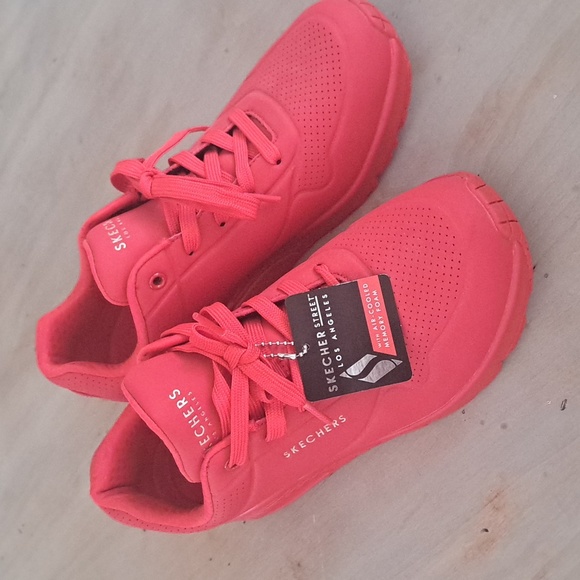 Shoes - Picture 2 of 7